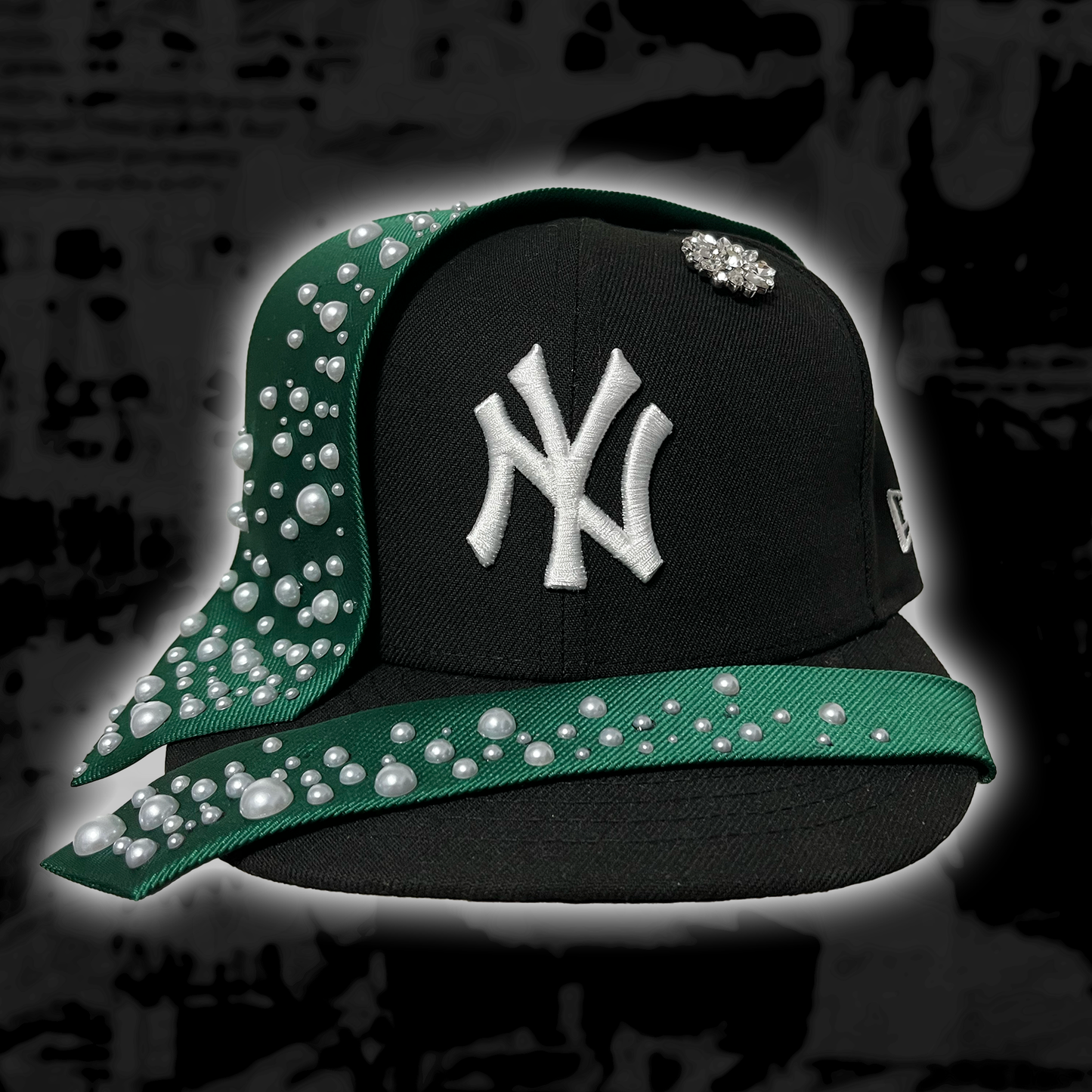 Green tie cap