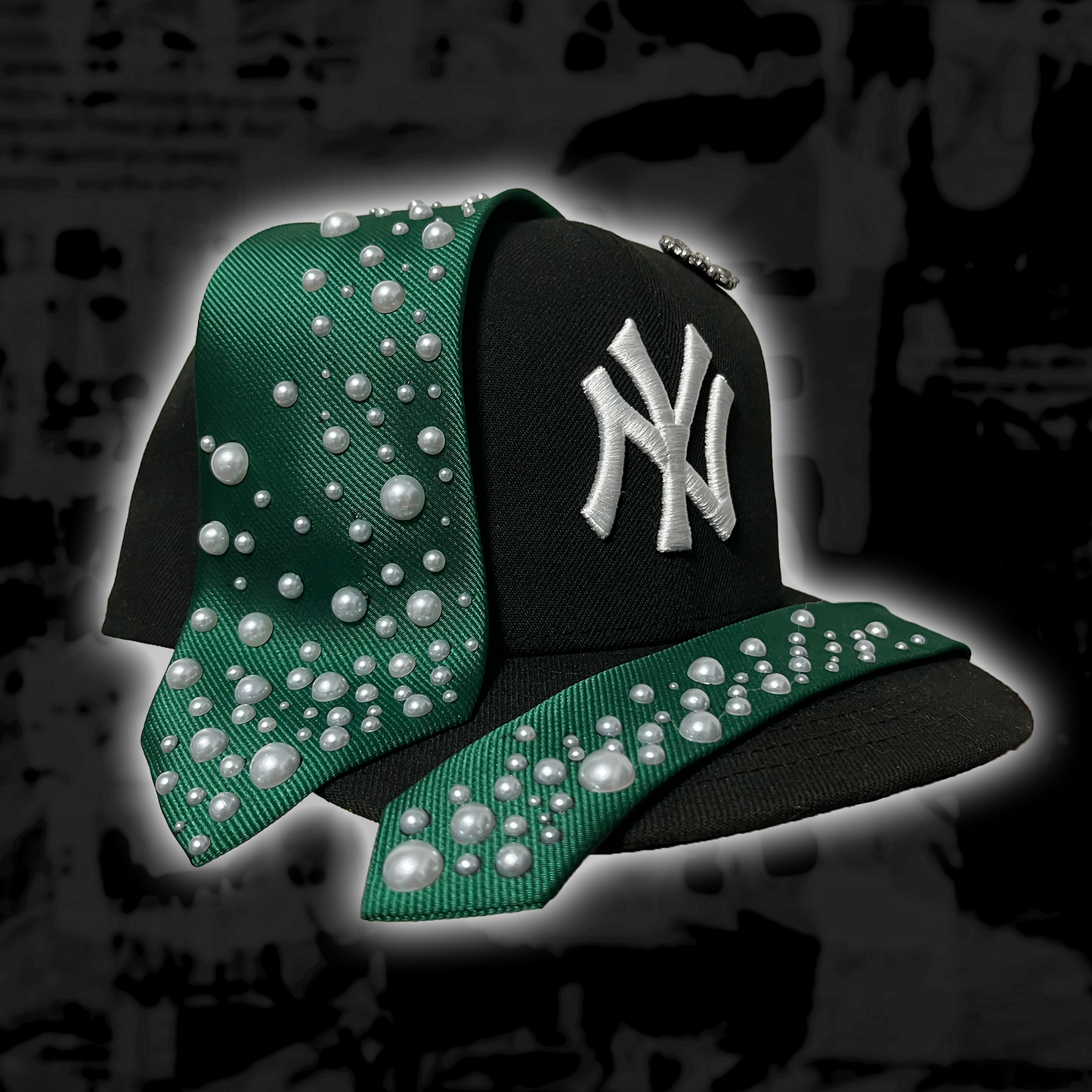 Green tie cap